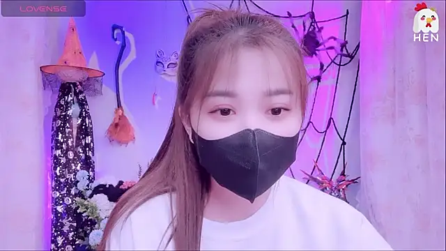 hen237 online show from November 2, 2025, 12:37 am