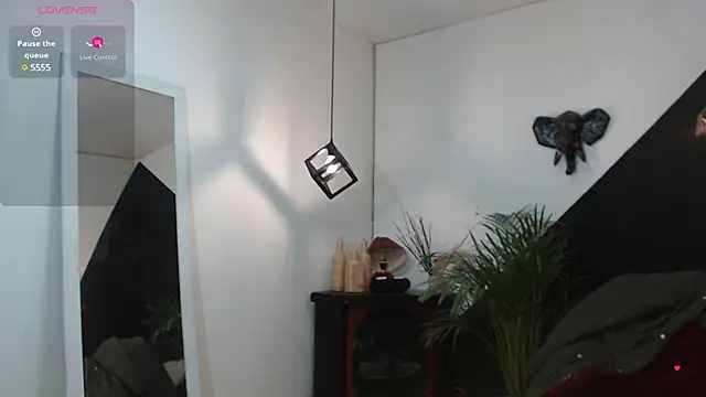 Perla Campbell online show from March 4, 2025, 7:32 pm