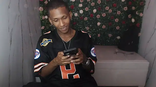 ManSant online show from November 2, 2025, 5:40 pm