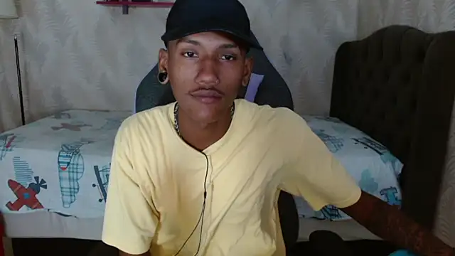 Snapshot of ManSant chatting on March 15, 2025, 2:34 pm ManSant online show from March 15, 2025, 2:34 pm