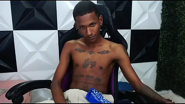 Snapshot of ManSant chatting on March 4, 2025, 4:20 pm ManSant online show from March 4, 2025, 4:20 pm