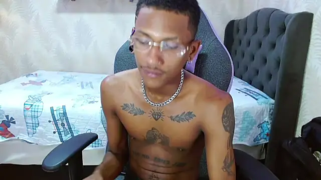 Snapshot of ManSant chatting on March 13, 2025, 3:28 pm ManSant online show from March 13, 2025, 3:28 pm