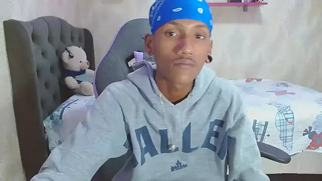 Snapshot of ManSant chatting on February 28, 2025, 2:42 pm ManSant online show from February 28, 2025, 2:42 pm