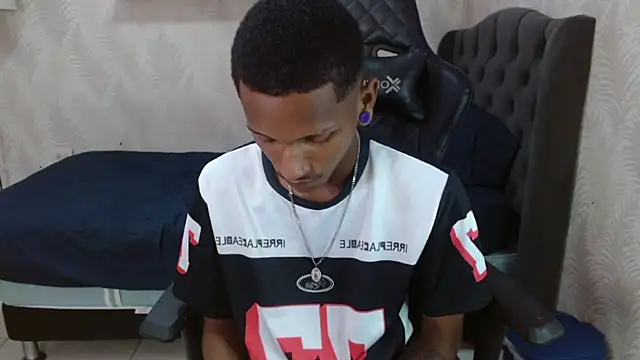 Snapshot of ManSant chatting on September 20, 2025, 4:23 pm ManSant online show from September 20, 2025, 4:23 pm