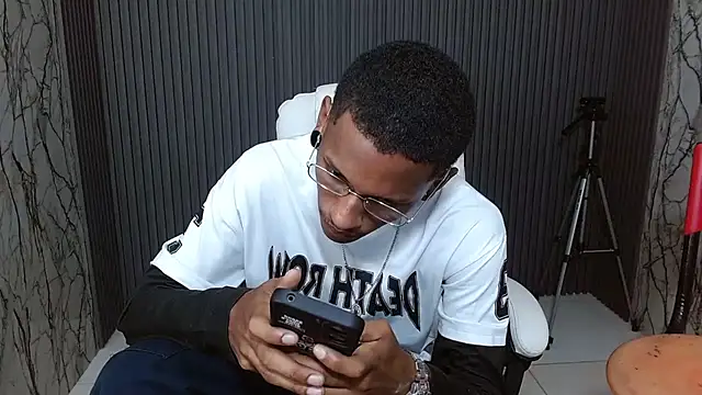 Snapshot of ManSant chatting on September 19, 2025, 5:17 pm ManSant online show from September 19, 2025, 5:17 pm