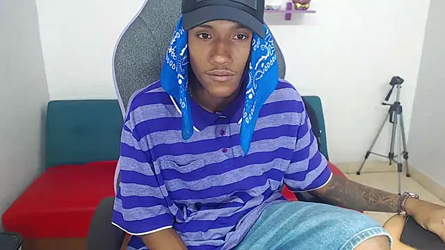 Snapshot of ManSant chatting on March 5, 2025, 3:07 pm ManSant online show from March 5, 2025, 3:07 pm