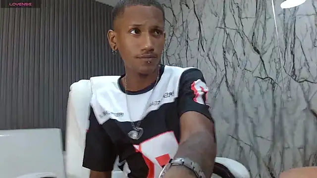 Snapshot of ManSant chatting on October 21, 2025, 3:00 pm ManSant online show from October 21, 2025, 3:00 pm