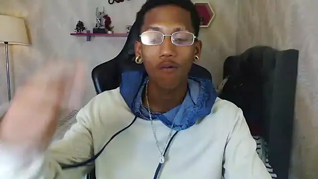 Snapshot of ManSant chatting on September 17, 2025, 3:14 pm ManSant online show from September 17, 2025, 3:14 pm