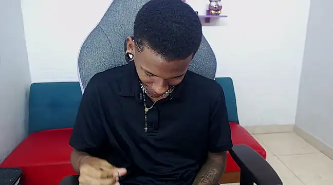 Snapshot of ManSant chatting on March 18, 2025, 2:50 pm ManSant online show from March 18, 2025, 2:50 pm