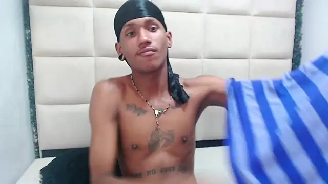 Snapshot of ManSant chatting on March 21, 2025, 5:02 pm ManSant online show from March 21, 2025, 5:02 pm