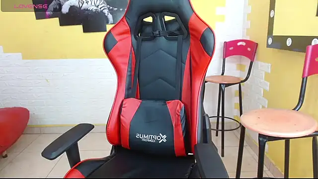 Snapshot of ManSant chatting on February 27, 2025, 2:32 pm ManSant online show from February 27, 2025, 2:32 pm