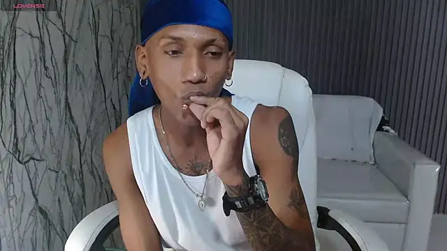 Snapshot of ManSant chatting on October 26, 2025, 3:56 pm ManSant online show from October 26, 2025, 3:56 pm