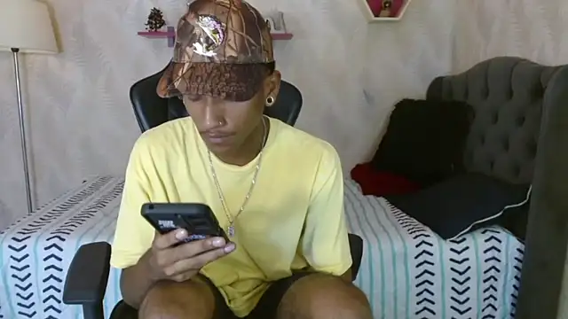 Snapshot of ManSant chatting on September 16, 2025, 3:02 pm ManSant online show from September 16, 2025, 3:02 pm