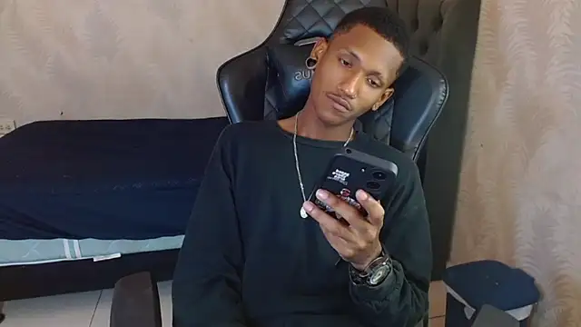 Snapshot of ManSant chatting on September 26, 2025, 4:14 pm ManSant online show from September 26, 2025, 4:14 pm