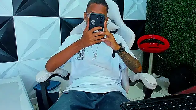 ManSant online show from November 3, 2025, 3:37 pm