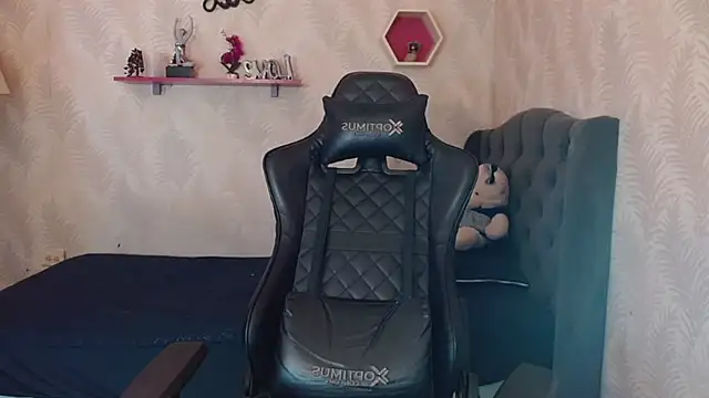 Snapshot of ManSant chatting on September 30, 2025, 3:29 pm ManSant online show from September 30, 2025, 3:29 pm