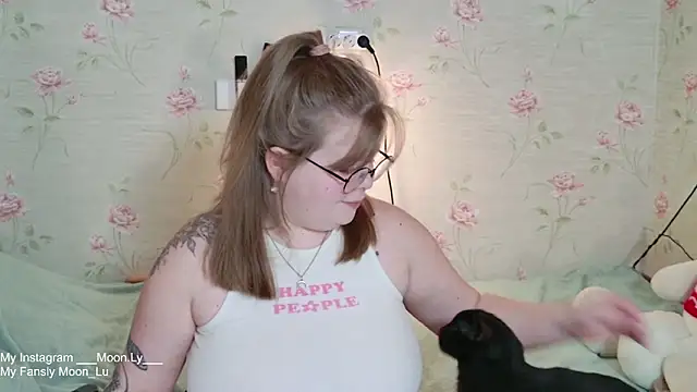 sinnamon  online show from December 21, 2025, 12:18 pm