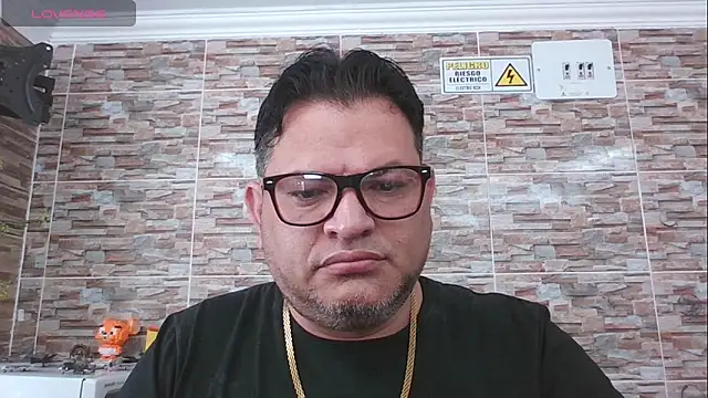 Snapshot of SexDiffrent chatting on October 17, 2025, 6:10 pm SexDiffrent online show from October 17, 2025, 6:10 pm