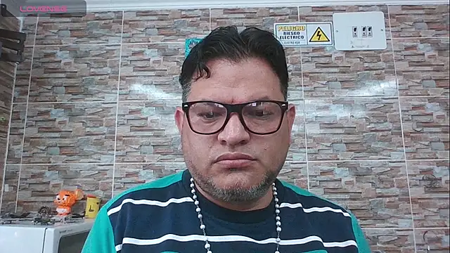 Snapshot of SexDiffrent chatting on October 18, 2025, 7:05 pm SexDiffrent online show from October 18, 2025, 7:05 pm