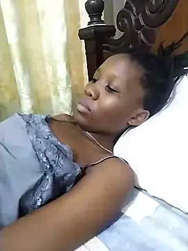 Snapshot of queens_jj chatting on December 28, 2024, 6:28 am queens jj online show from December 28, 2024, 6:28 am