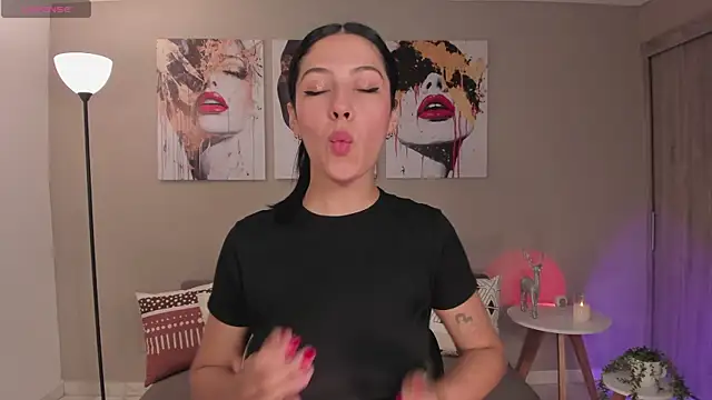 LilaWest online show from November 25, 2025, 7:03 pm