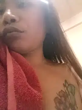 Snapshot of KinkyKit_May chatting on November 3, 2025, 9:13 am KinkyKit May online show from November 3, 2025, 9:13 am