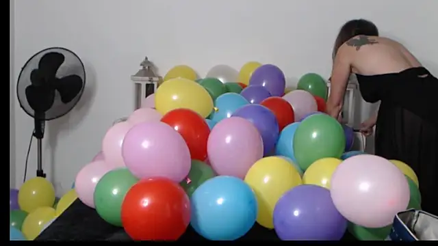 Oriane Jackson online show from November 14, 2025, 8:12 pm