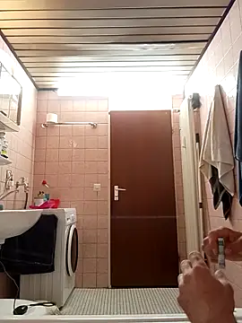 Nowy111 online show from April 28, 2026, 11:09 pm