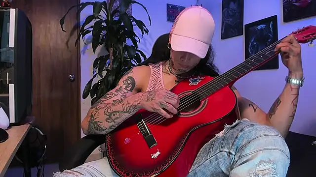 Ryuk it online show from November 10, 2025, 4:12 pm