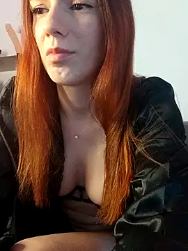 Snapshot of clara-francaise chatting on February 13, 2026, 4:29 pm clara-francaise online show from February 13, 2026, 4:29 pm