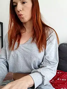 Snapshot of clara-francaise chatting on February 24, 2026, 2:07 pm clara-francaise online show from February 24, 2026, 2:07 pm