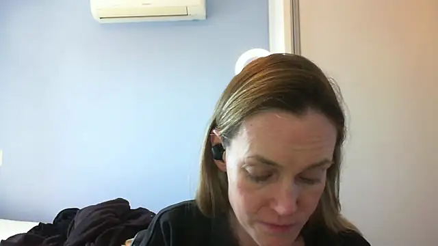 Snapshot of Annylove1 chatting on October 24, 2025, 4:17 pm Annylove1 online show from October 24, 2025, 4:17 pm