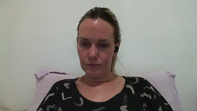 Annylove1 online show from February 17, 2025, 12:00 am