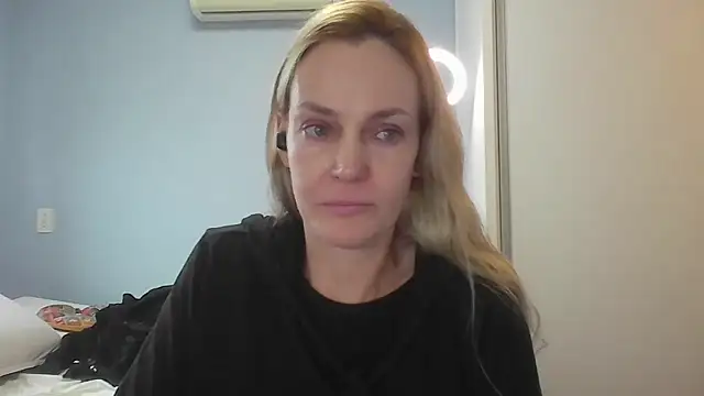 Annylove1 online show from May 19, 2026, 10:55 am
