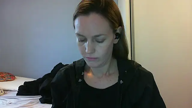 Snapshot of Annylove1 chatting on October 2, 2025, 10:51 am Annylove1 online show from October 2, 2025, 10:51 am