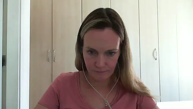 Annylove1 online show from February 26, 2025, 3:21 pm