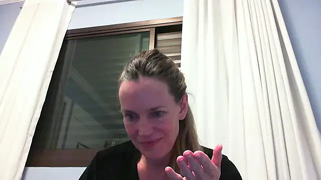 Snapshot of Annylove1 chatting on September 20, 2025, 12:15 am Annylove1 online show from September 20, 2025, 12:15 am