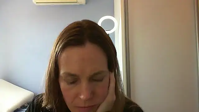 Snapshot of Annylove1 chatting on October 22, 2025, 5:12 pm Annylove1 online show from October 22, 2025, 5:12 pm