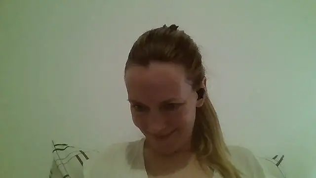 Annylove1 online show from March 18, 2025, 2:17 pm