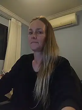 Snapshot of Annylove1 chatting on October 15, 2025, 11:02 pm Annylove1 online show from October 15, 2025, 11:02 pm