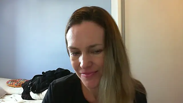 Snapshot of Annylove1 chatting on October 15, 2025, 10:56 am Annylove1 online show from October 15, 2025, 10:56 am