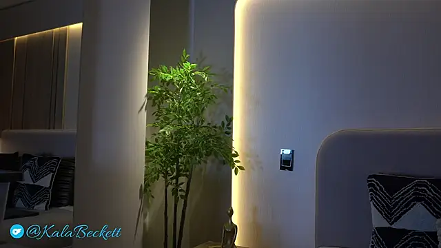 KalaBeckett  online show from April 16, 2026, 12:06 pm