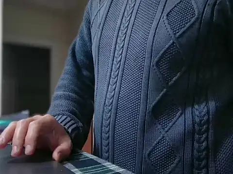 Snapshot of ALPHANDRE chatting on January 15, 2026, 9:23 am ALPHANDRE online show from January 15, 2026, 9:23 am