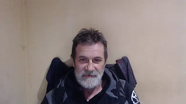 Snapshot of AlexNudo chatting on October 2, 2025, 6:33 pm AlexNudo online show from October 2, 2025, 6:33 pm