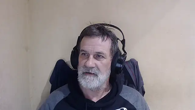 Snapshot of AlexNudo chatting on October 4, 2025, 6:59 am AlexNudo online show from October 4, 2025, 6:59 am