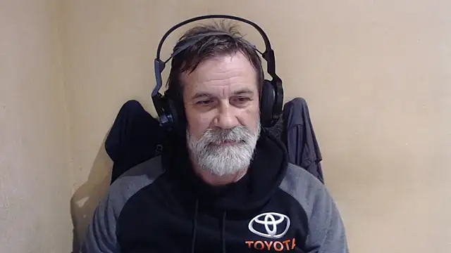 Snapshot of AlexNudo chatting on October 19, 2025, 8:17 am AlexNudo online show from October 19, 2025, 8:17 am