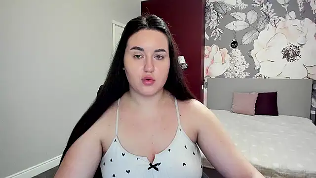 Roxie Bradley online show from February 11, 2026, 6:46 am