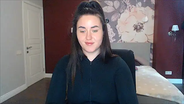 Roxie Bradley online show from January 17, 2025, 9:49 am