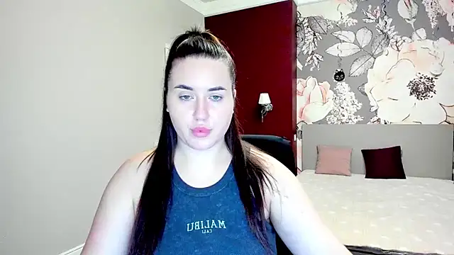 Roxie Bradley online show from February 18, 2026, 6:44 am