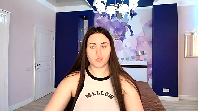 Roxie Bradley online show from February 18, 2025, 7:10 am